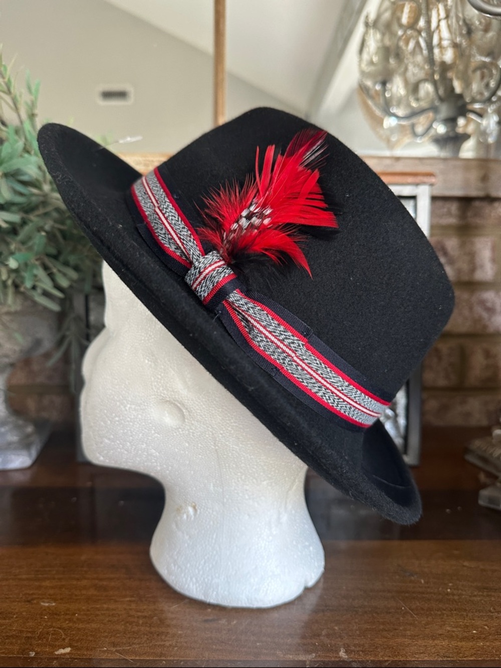 HATS IN THE BELFRY TAMMANY FEDERA HAT SMALL WOOL FELT FEATHER